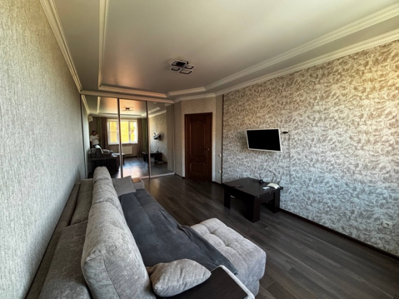 Сдается Однокомнатная квартира Район: Киевский район (ориентир Донецк Сити) Донецк