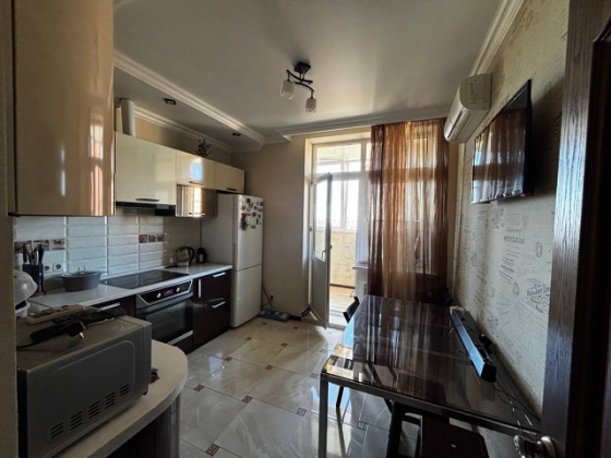 Сдается Однокомнатная квартира Район: Киевский район (ориентир Донецк Сити) Донецк