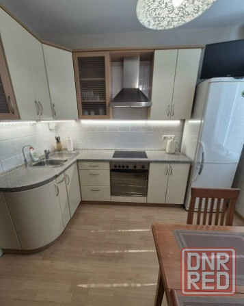 Сдаю двухкомнатную квартиру 49.0 м² этаж 7/9 город Донецк, Киевский район, жд вокзал Донецк - изображение 2