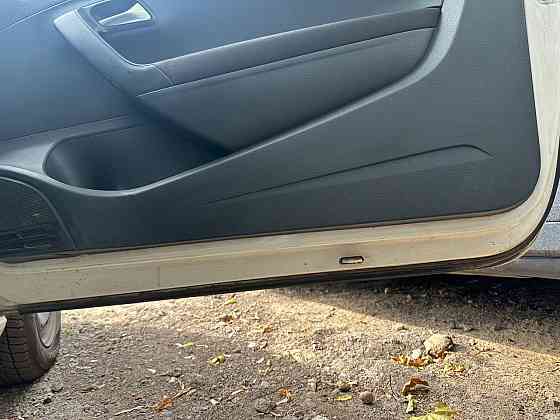 Дверь правая передняя в сборе Volkswagen polo хетчбэк 2014 г. Донецк