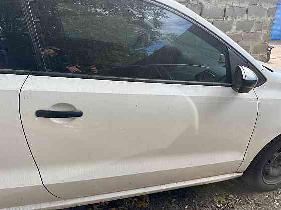 Дверь правая передняя в сборе Volkswagen polo хетчбэк 2014 г. Донецк