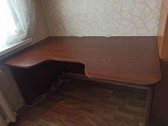 Продам стол . Делал его на заказ по размерам Донецк