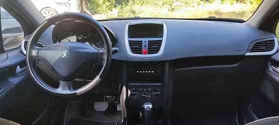 Продам автомобиль peugeot 207 Донецк