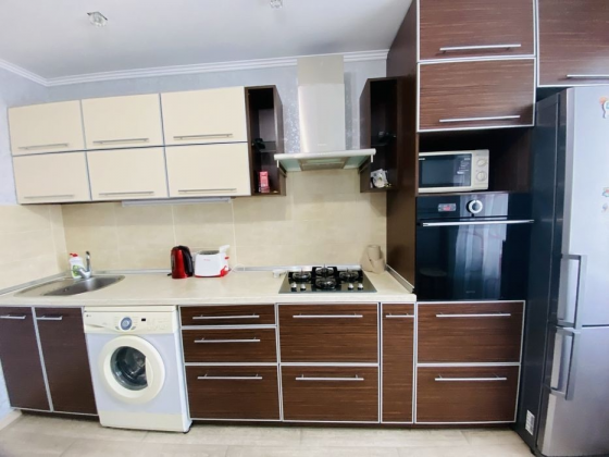 Предлагается в аренду крупногабаритная однокомнатная квартира площадью 41м² в Донецк