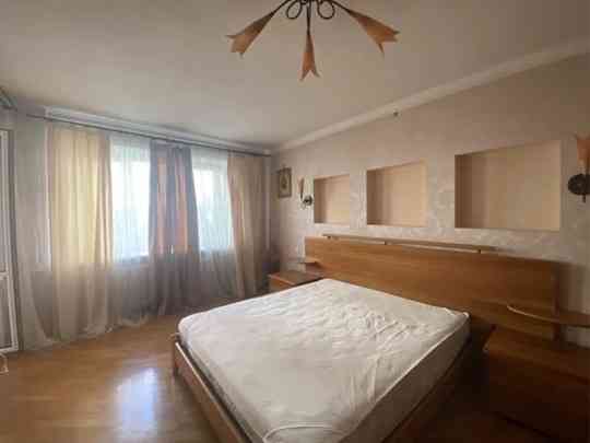 Сдается 2-комнатная квартира 58 кв. м Район: Киевский Донецк