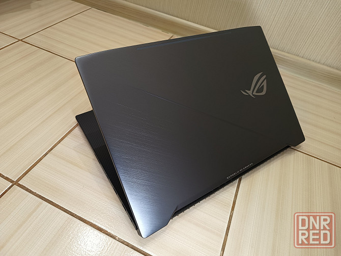 Asus ROG Strix SCAR GL703GM/17,3/Intel Core i5-8300H/16Гб DDR4/SSD M2 NWMe-256 Гб+HDD-1TB/ GTX 1060 Донецк - изображение 2