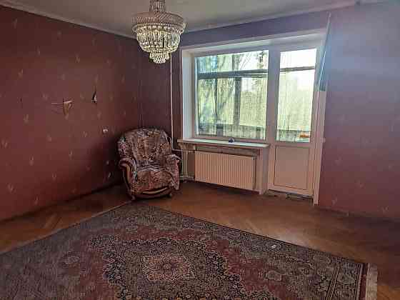 в продажу предлагается четырехкомнатная квартира в центральном районе Мариуполь