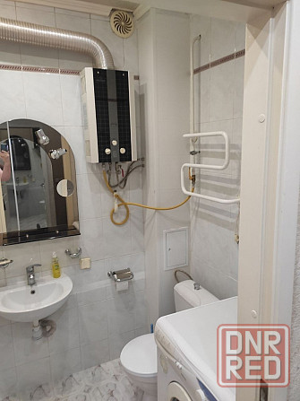 Сдается 1 комнатная квартира в самом центре города возле ДонНу , Ворошиловский р-н, проспект Театрал Донецк - изображение 2