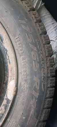 Шины(Pirelli, зима, липучка)175/65 r14 на дисках(штампованных) комплект Донецк