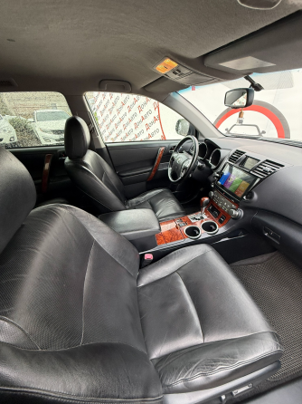 Продам Toyota Highlander Донецк