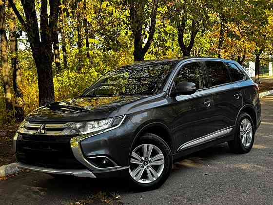 Продам семейный автомобиль Mitsubishi Outlander 2018 года выпуска Донецк
