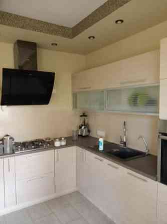 Просторный 2х. этажный дом в Калининском районе города Донецка Донецк