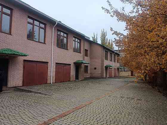 Дом 1200 м.кв ,Ленинский район,Донецк Донецк