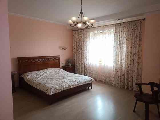 Дом 1200 м.кв ,Ленинский район,Донецк Донецк