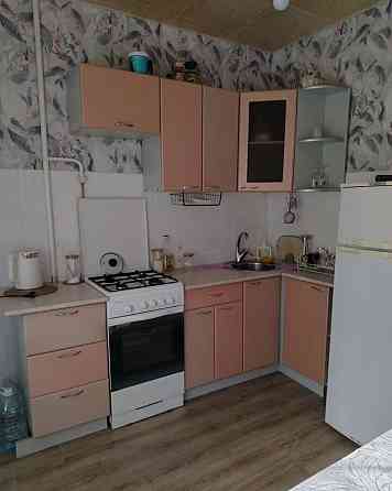 Сдaётcя уютная двухкомнатнaя квартира в Кировском районе на улице Карпинского. Донецк