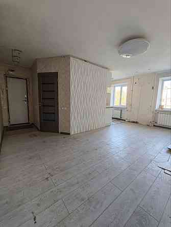 Продается трехкомнатная квартира в центре Мариуполь