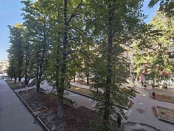 Продается уютная трехкомнатная квартира в самом центре Мариуполя Мариуполь