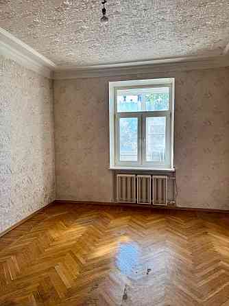 Продажа 3-комнатная, сталинка в Центре Донецк
