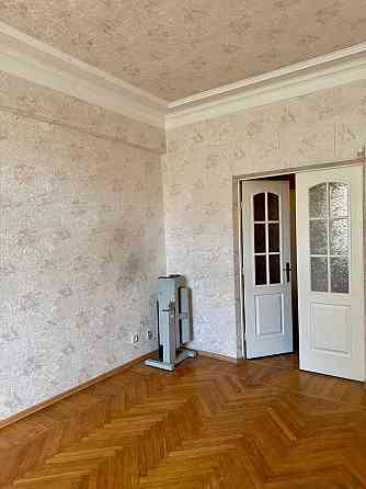 Продажа 3-комнатная, сталинка в Центре Донецк