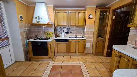 Продажа шикарной крупногабаритной 3-х комнатной квартиры в кирпичном доме по улице 50-летия Ссср Донецк