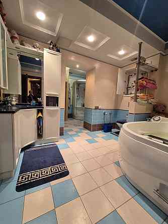 Продажа 5 комнатной квартиры в Ворошиловском районе, улица Постышева. Донецк