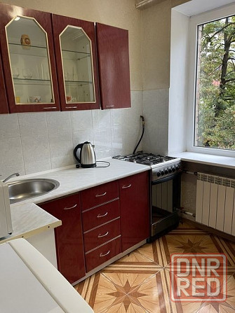 Сдается 2-комнатная квартира в Ленинском р-не с постоянной водой Донецк - изображение 1