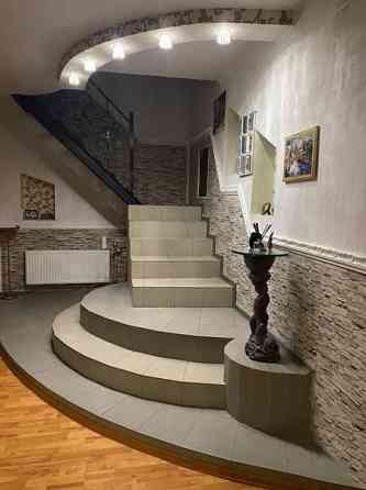 Продаю 8-и комнатный дом в Калининском районе, пр. Мира Донецк