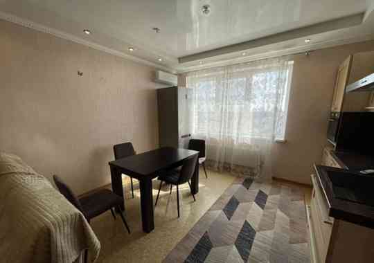 Сдается двухкомнатная квартира с современным ремонтом на 4ом этаже в Ленинском районе Донецк