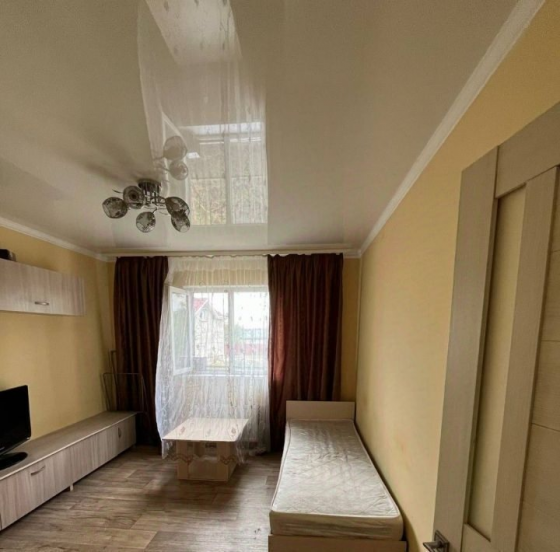 Сдаю двухкомнатную квартиру 48.0 м² этаж 2/10. Кировский район. Донецк