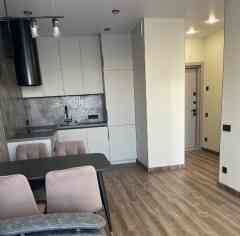 Сдаётся новая 1-комнатная квартира с кухней гостиной.Район развит инфраструктурой Донецк