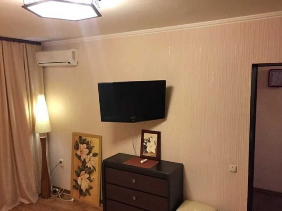 Сдается 1 комнатная квартира,находится в Центре Донецк