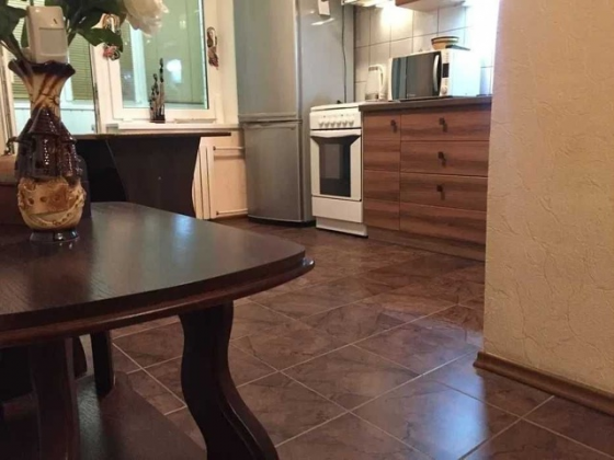 Сдается 1 комнатная квартира,находится в Центре Донецк