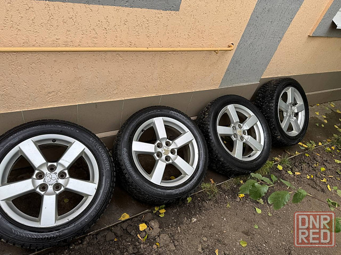 Продам зимнюю резину Nokian на дисках 225/55/18 Донецк - изображение 1