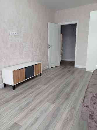 Сдается отличная двухкомнатная квартира с евроремонтом общая площадь 78. Тёплые полы. Донецк