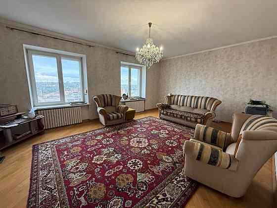 Продается просторная 4-комнатная квартира в Ворошиловском районе, ул. Челюскинцев, 153а. Донецк