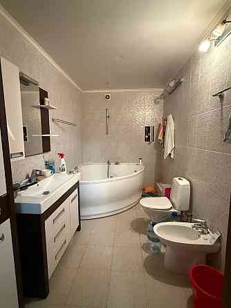 Продается просторная 4-комнатная квартира в Ворошиловском районе, ул. Челюскинцев, 153а. Донецк