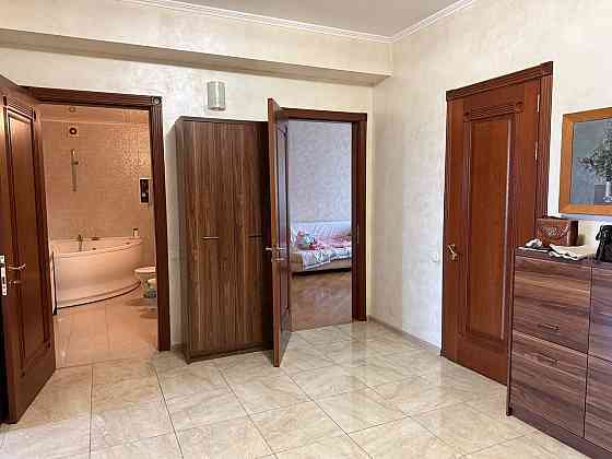 Продается 4-комнатная квартира 150м² + гараж в Ворошиловском районе, ул. Челюскинцев, 153а. Донецк