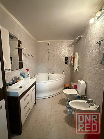 Продается просторная 4-комнатная квартира в Ворошиловском районе, ул. Челюскинцев, 153а. Донецк - изображение 4