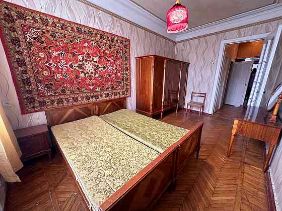 продам 2 ком.кв. в центре города. Ворошиловский район, бульвар Пушкина, Донбасс Палас Донецк