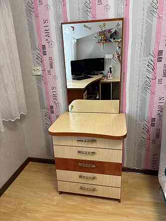 Продам стенку для детской спальни в отличном состоянии. Макеевка