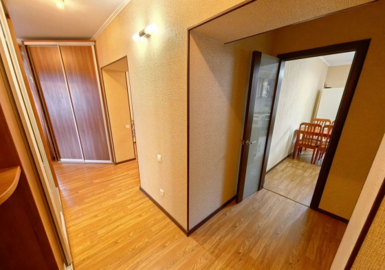 Сдаю двухкомнатную квартиру в Ворошиловском районе Донецка, ориентир библиотека им. Крупской. Донецк