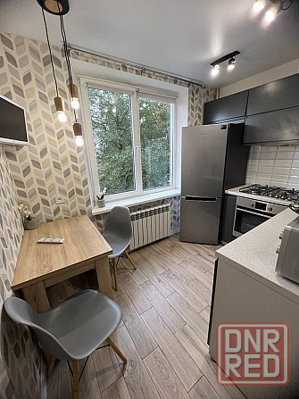 Сдается 2х-комнатная квартира на длительный период в Ворошиловском районе по ул. Щорса Донецк - изображение 2