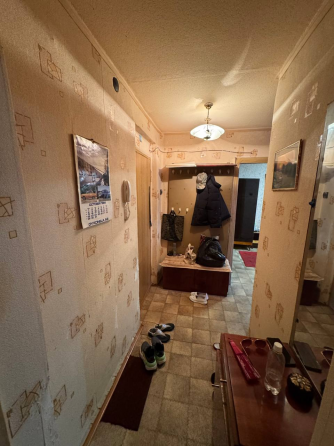 2к кв м-н Центральный, этаж 4/5, не угловая, комнаты раздельные Макеевка