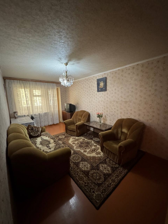 2к кв м-н Центральный, этаж 4/5, не угловая, комнаты раздельные Макеевка