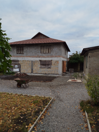 Дом-недострой, Красный пахарь Донецк