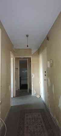 Продам 2-х комнатную в Пролетарском р-не на Коммунистической 5/9. Документы готовы. Донецк