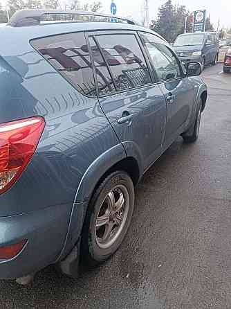 Toyota RAV4 2008 год один хозяин покупалась новой в Донецке Донецк