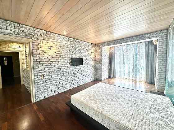 Продается отличная 5-ти комн. квартира в Ворошиловском р-не, г. Донецк, ул. Генерала Антонова Донецк