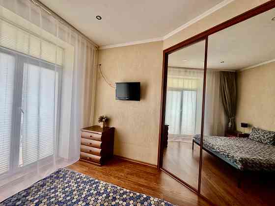 Сдам посуточно отличную квартиру площадь Ленина. Вода круглосуточно Донецк