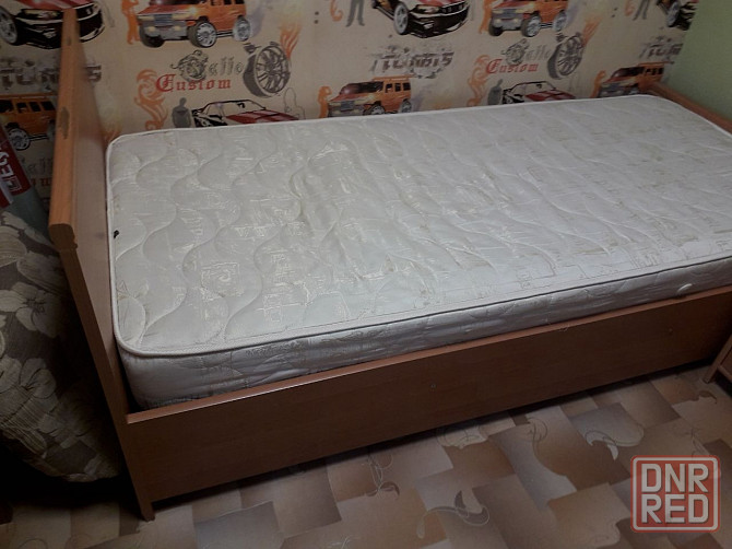 Продам односпальную кровать+ матрас Макеевка - изображение 1
